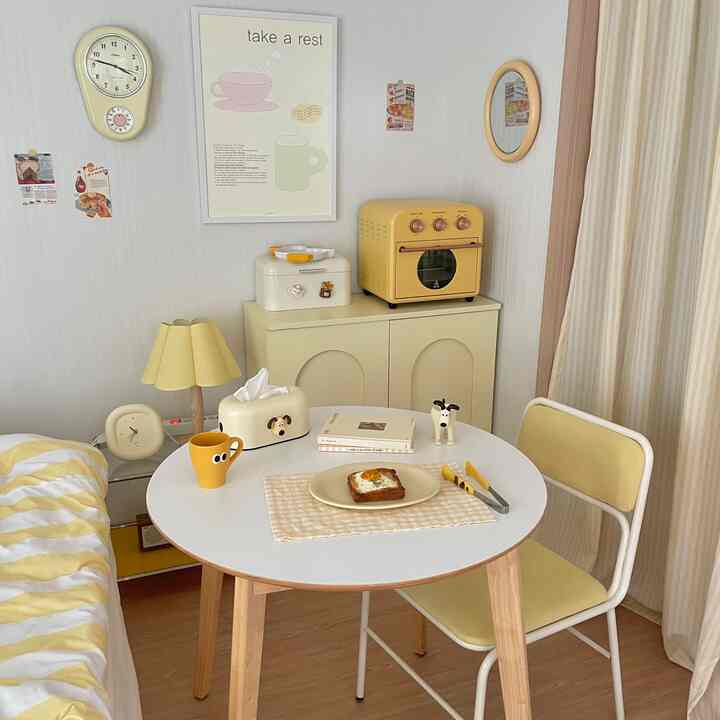 I baked cute toast with a cute yellow air fryer. 🍳🍞🥰💛

#Home cafe tribe #집에서제일바빠 #예쁜템최고야 #나도크레이이터 #신혼집인테리어 #신혼집 #30평아파트인테리어 #거실인테리어 #거실꾸미기 #파스텔인테리어 #거실테이블 #거실협탁 #거실조명 #가리개커튼 #드레스룸커튼 #아파트인테리어 #노란색인테리어 #버터인테리어 #포스터 #포스터추천 #에어프라이어 #에어프라이어오븐 #에어프라이어요리 #다이닝룸 #안방침실 #오븐장갑 #오븐추천