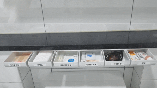 처음 봤을걸? 살림 천재의 좁은 욕실 틈새 수납 꿀팁4