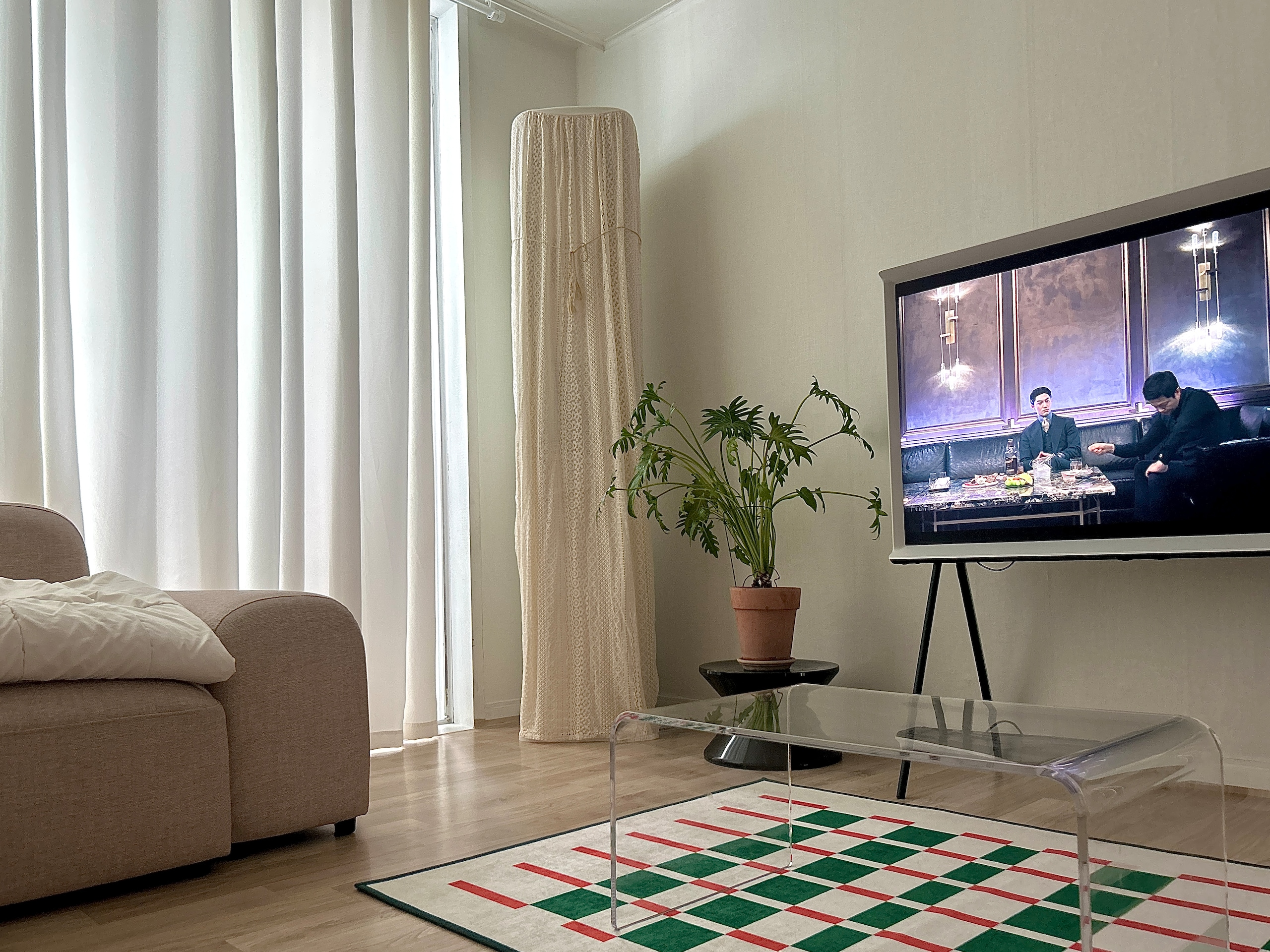 Checkered Chenille Mid-Century Area Rug user photo