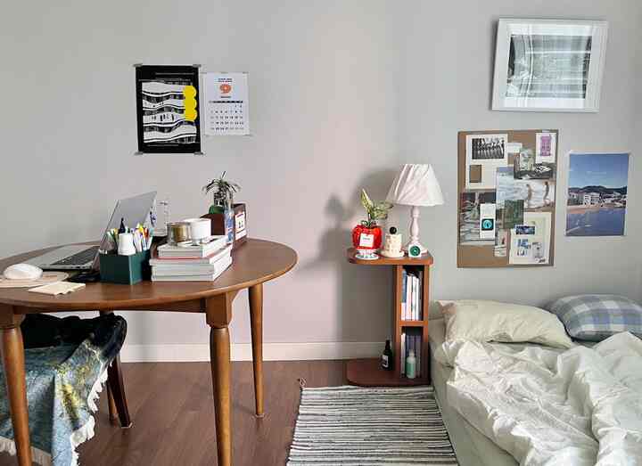 🇰🇷 実家暮らし8畳部屋：無垢材の小型家具を使ったヴィンテージインテリア