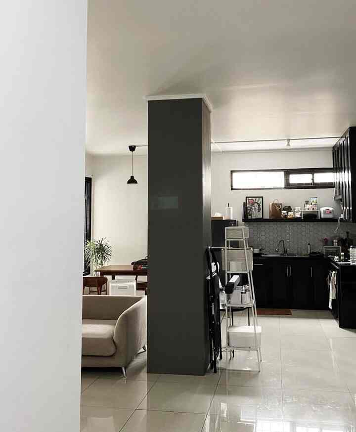 Rumah Monokrom Open Space