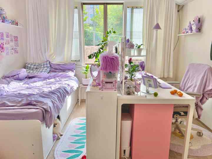 🇰🇷 紫色でコーディネート：フリーランスの仕事がはかどる部屋づくり！