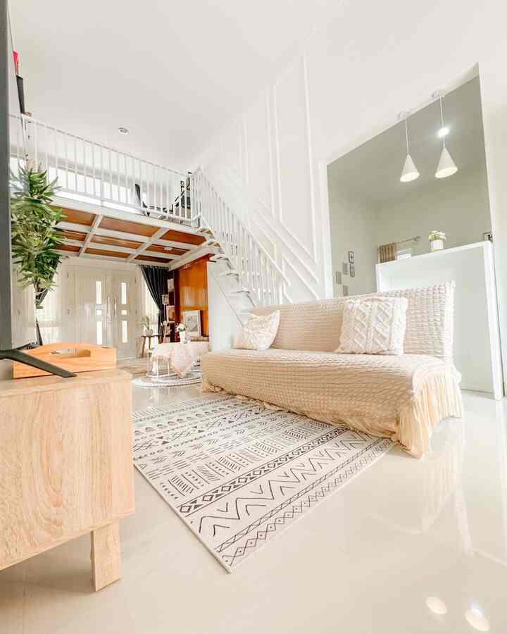 Rumah Mezzanine di Tanah Pedesaan