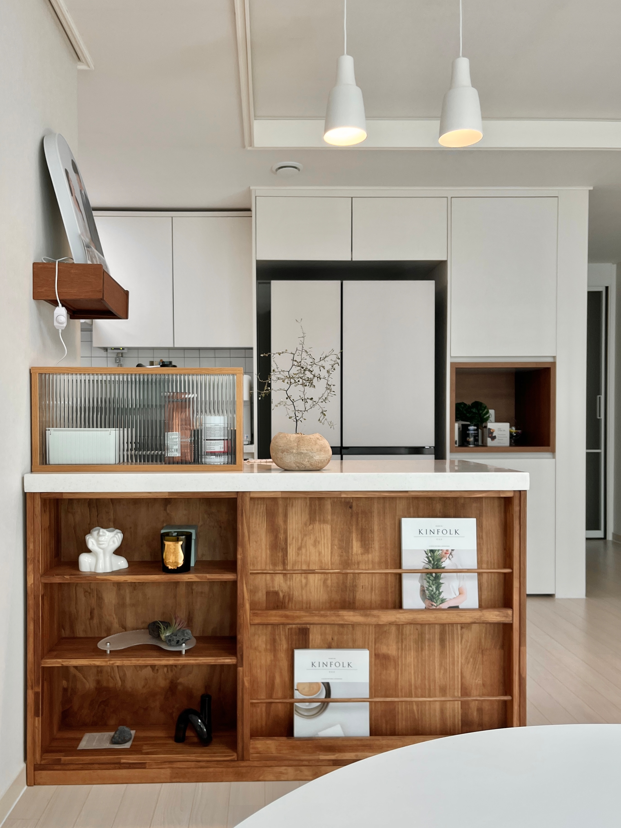 Milky LPM Glass Kitchen Island Partition user photo