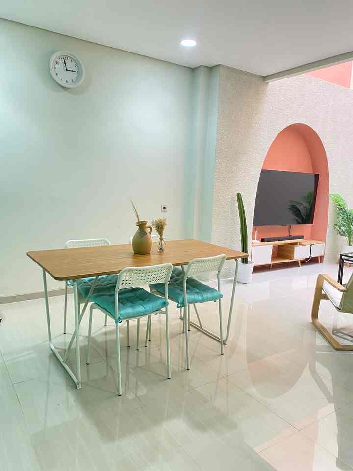 Rumah Berwarna Milik Dokter Gigi