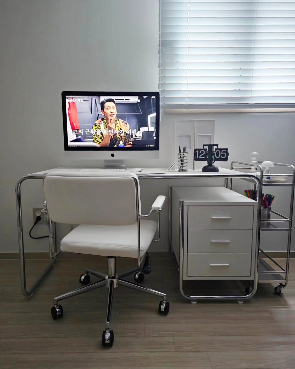 Slim Rolling Metal Storage Cart user photo