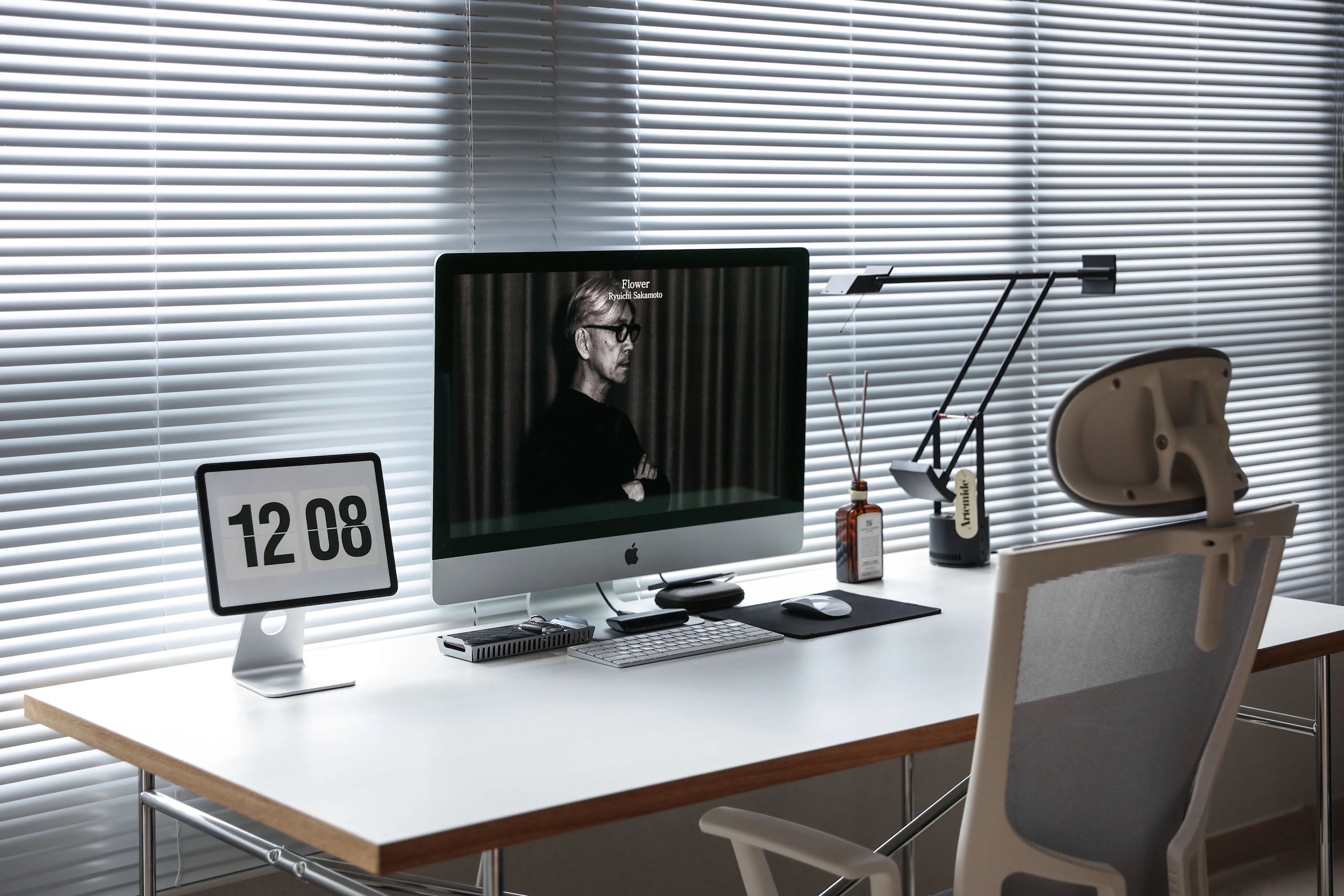 iMac で部屋をおしゃれに 私はこんな部屋でMacを使っています