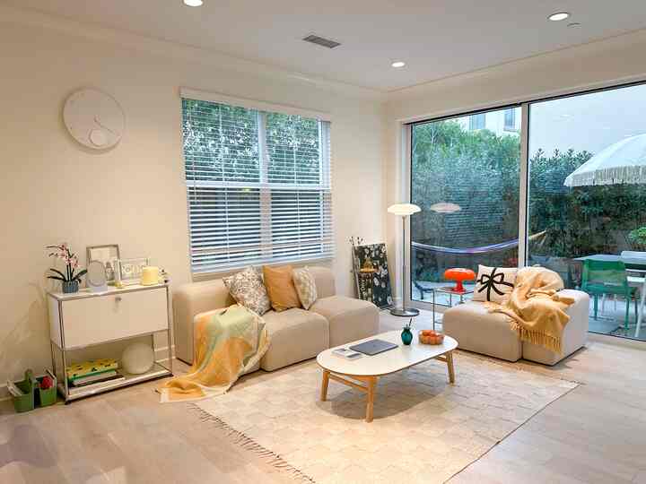 🏠Inside a cozy modern 1900 sq ft home with pops of color