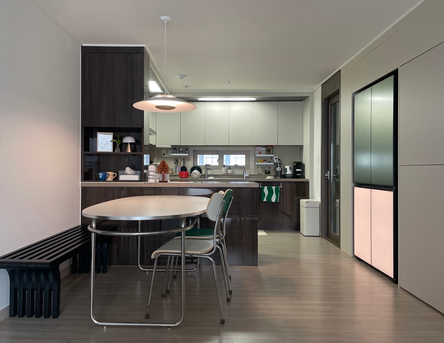Flow Line Dining Chair user photo