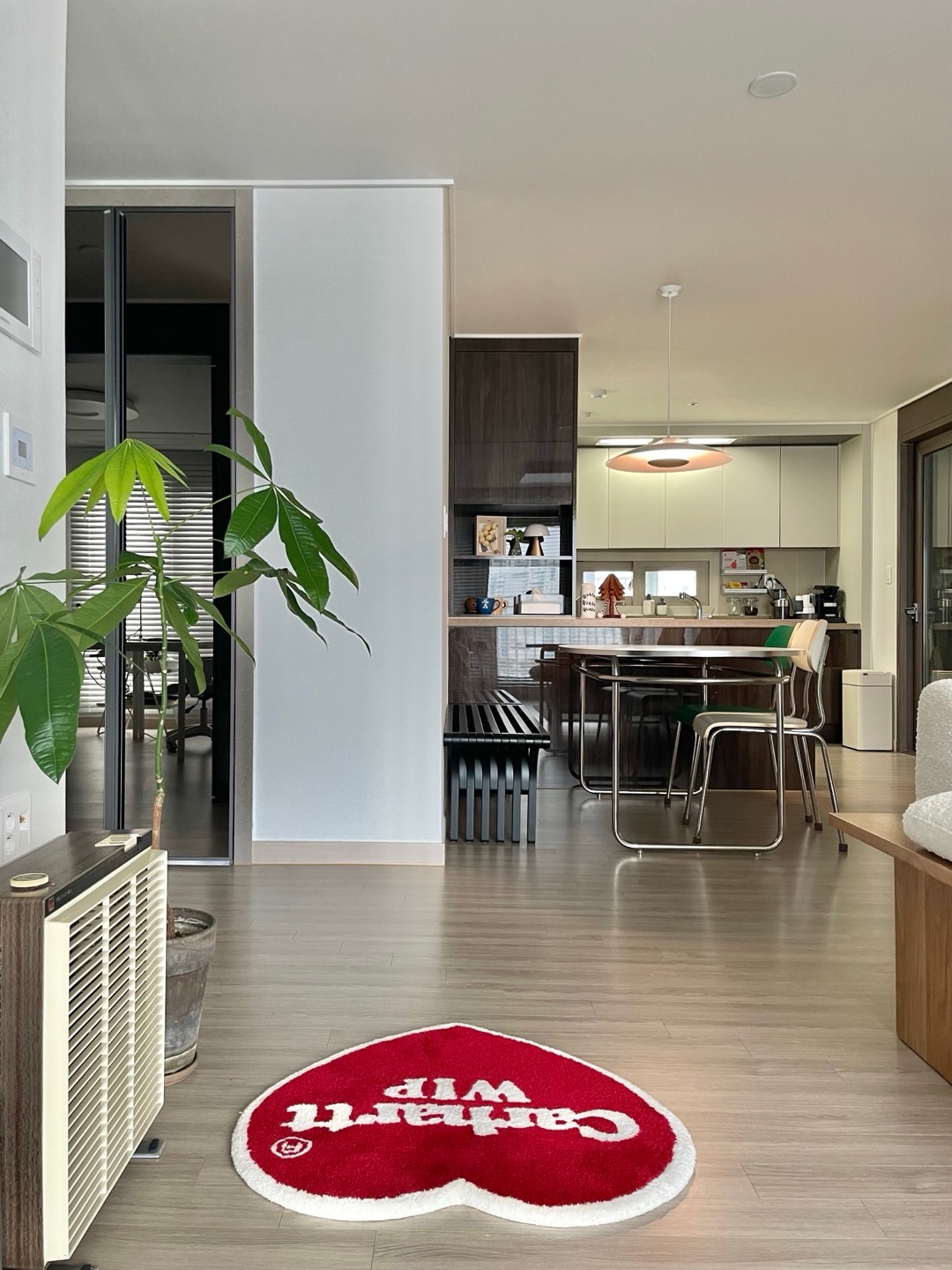 Flow Line Dining Chair user photo