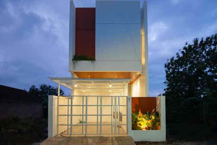 Rumah Minimalis dengan Konsep Split-level & Void