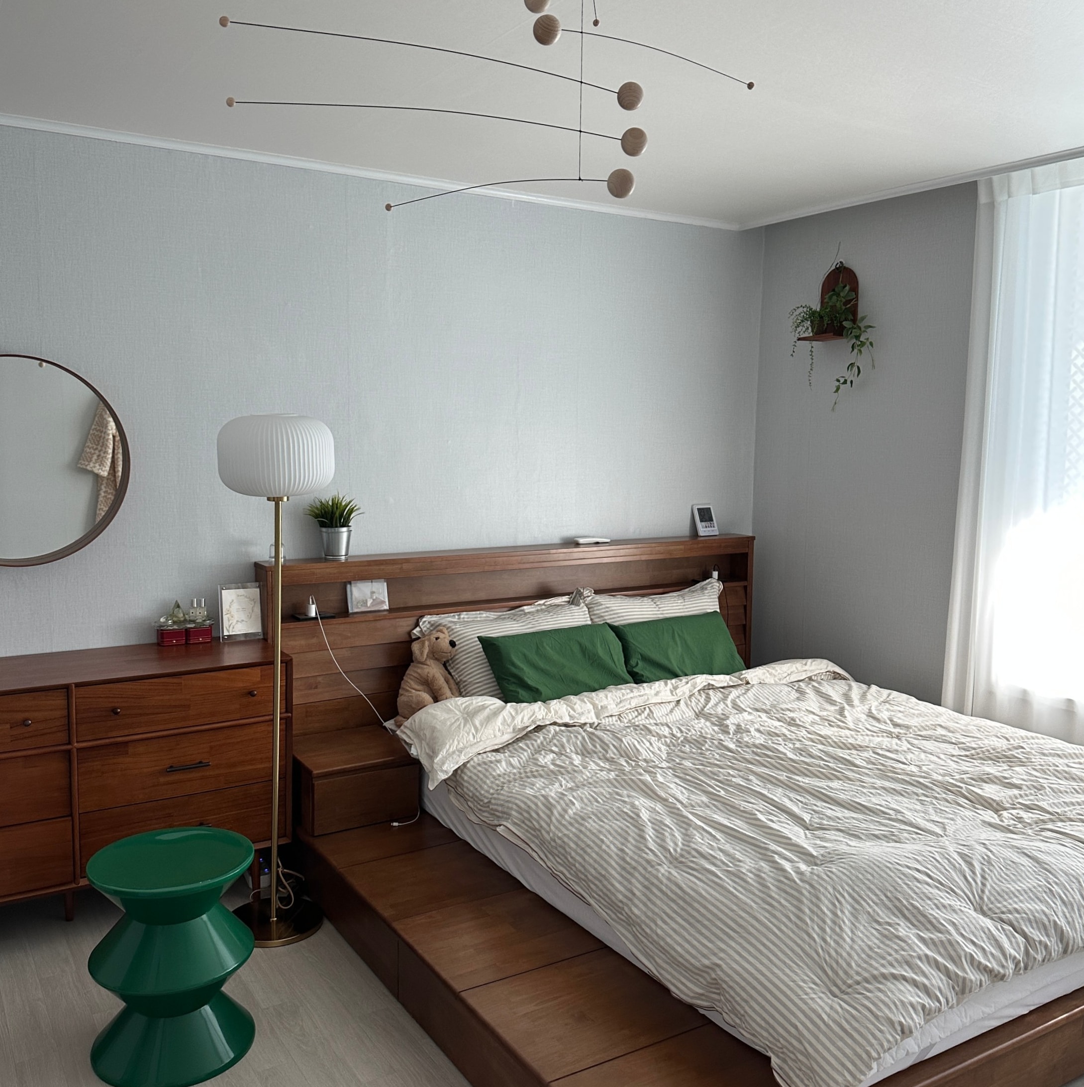 Hourglass Accent Stool user photo