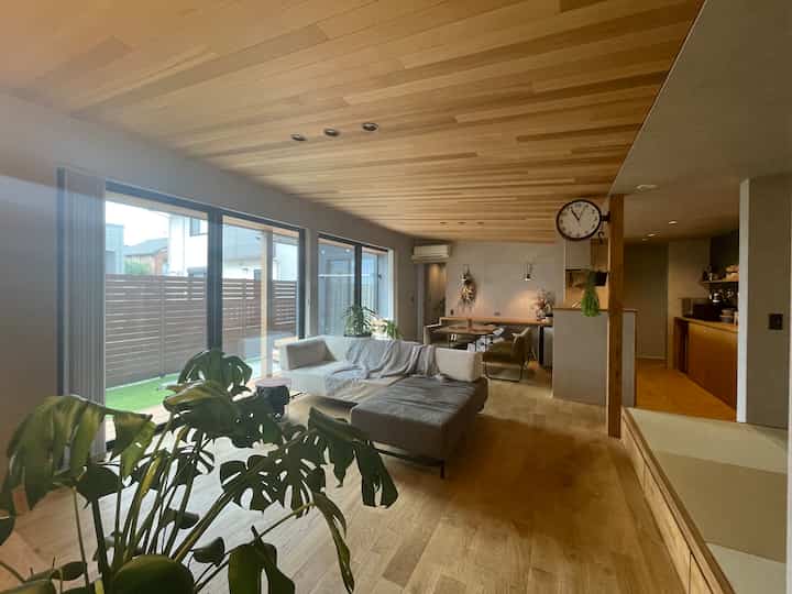 🇯🇵 木のぬくもりと温かな日差し🏠平屋での二人＋3匹暮らし