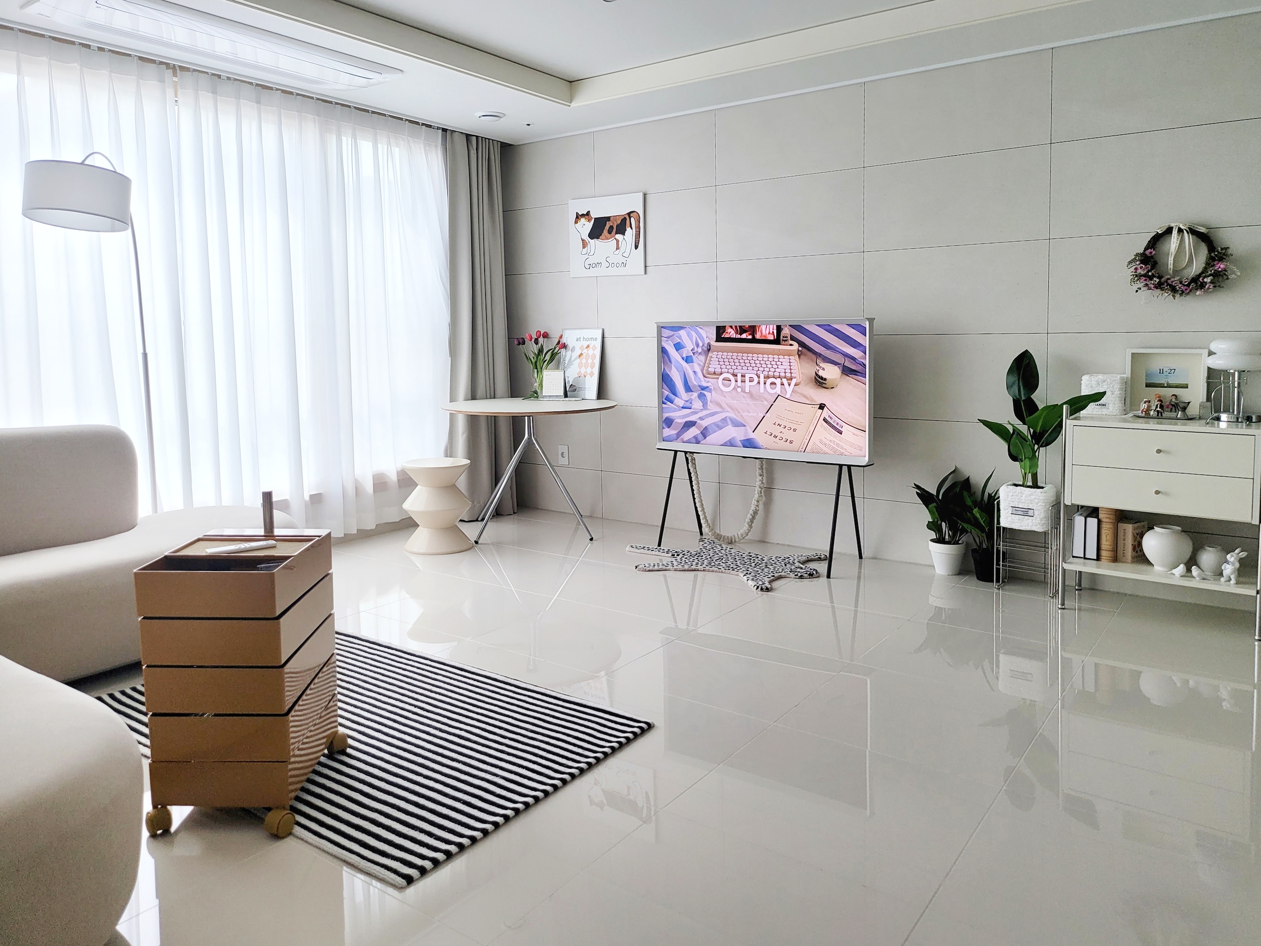 Hourglass Accent Stool user photo