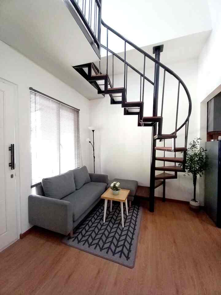 Rumah Satu Lantai dengan Tambahan Mezzanine