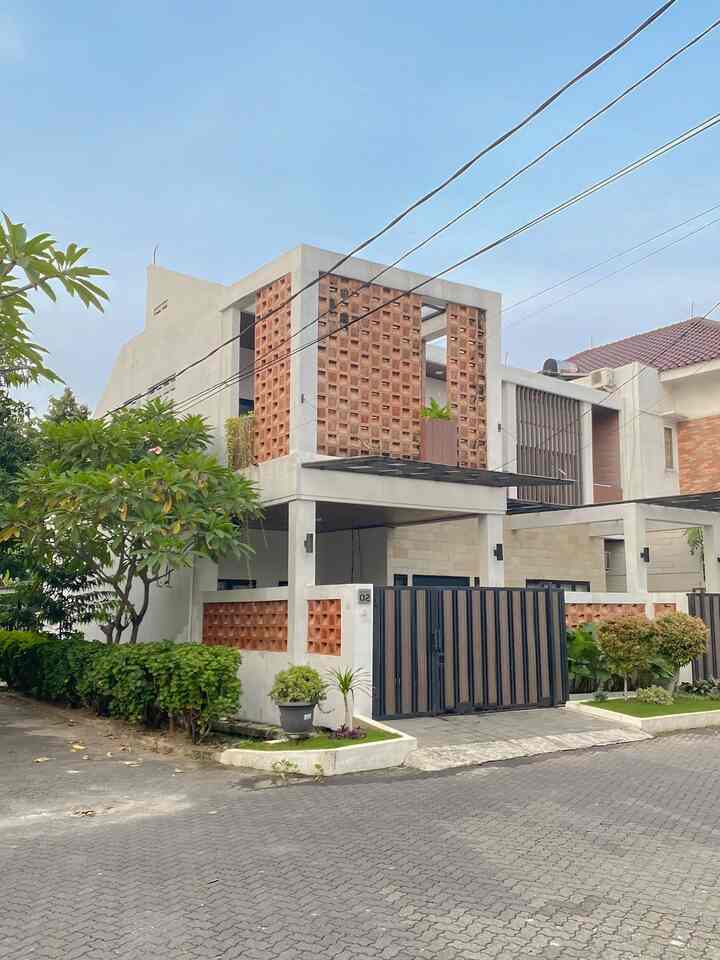 Merenovasi Rumah Lama Eyang