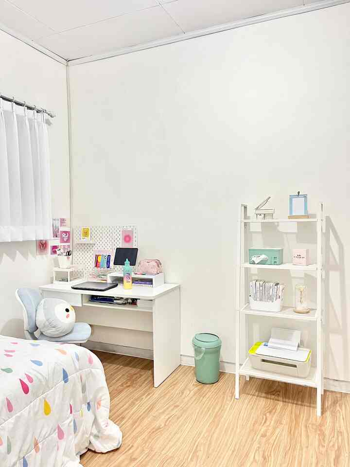 Renovasi Kamar Jadi Serba Putih