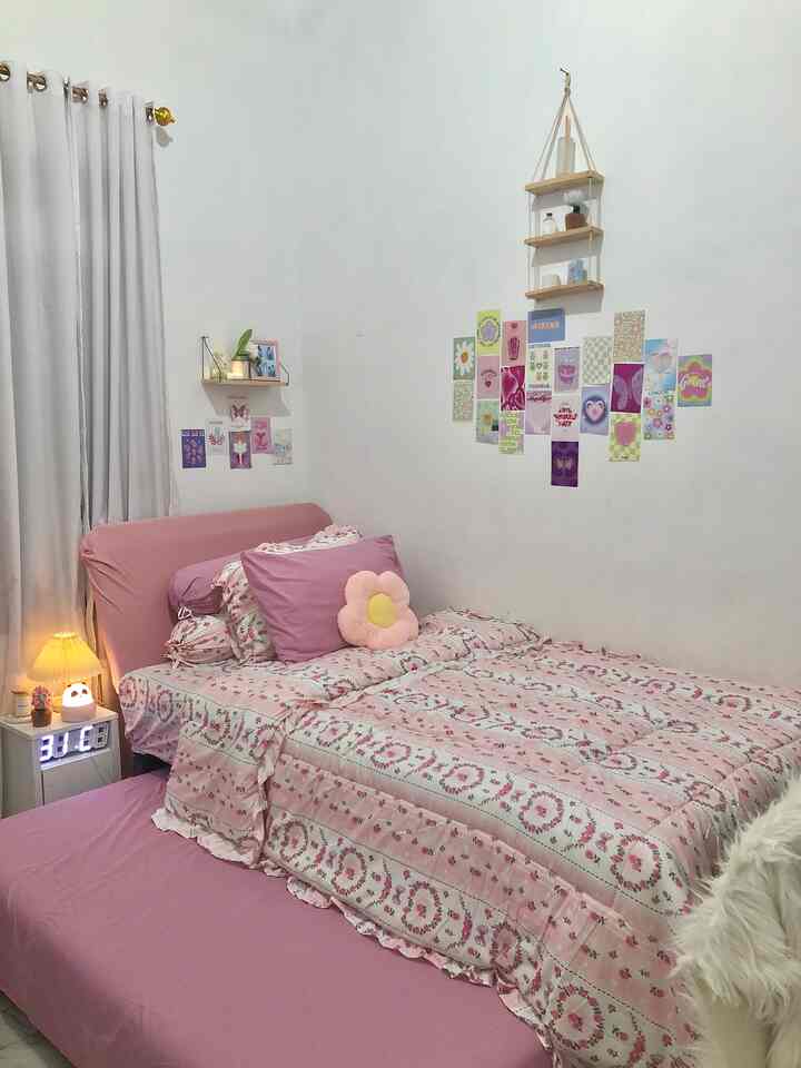 Mendekorasi Kamar Kos karena Burnout