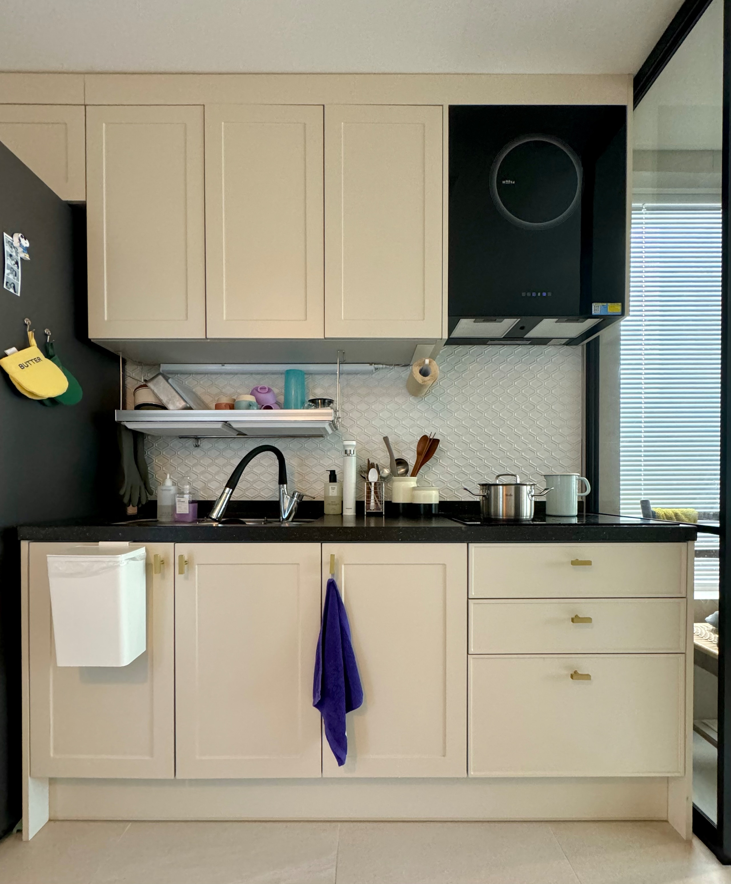 Two-Tone Self-Draining Ceramic Utensil Holders (Set of 2) user photo