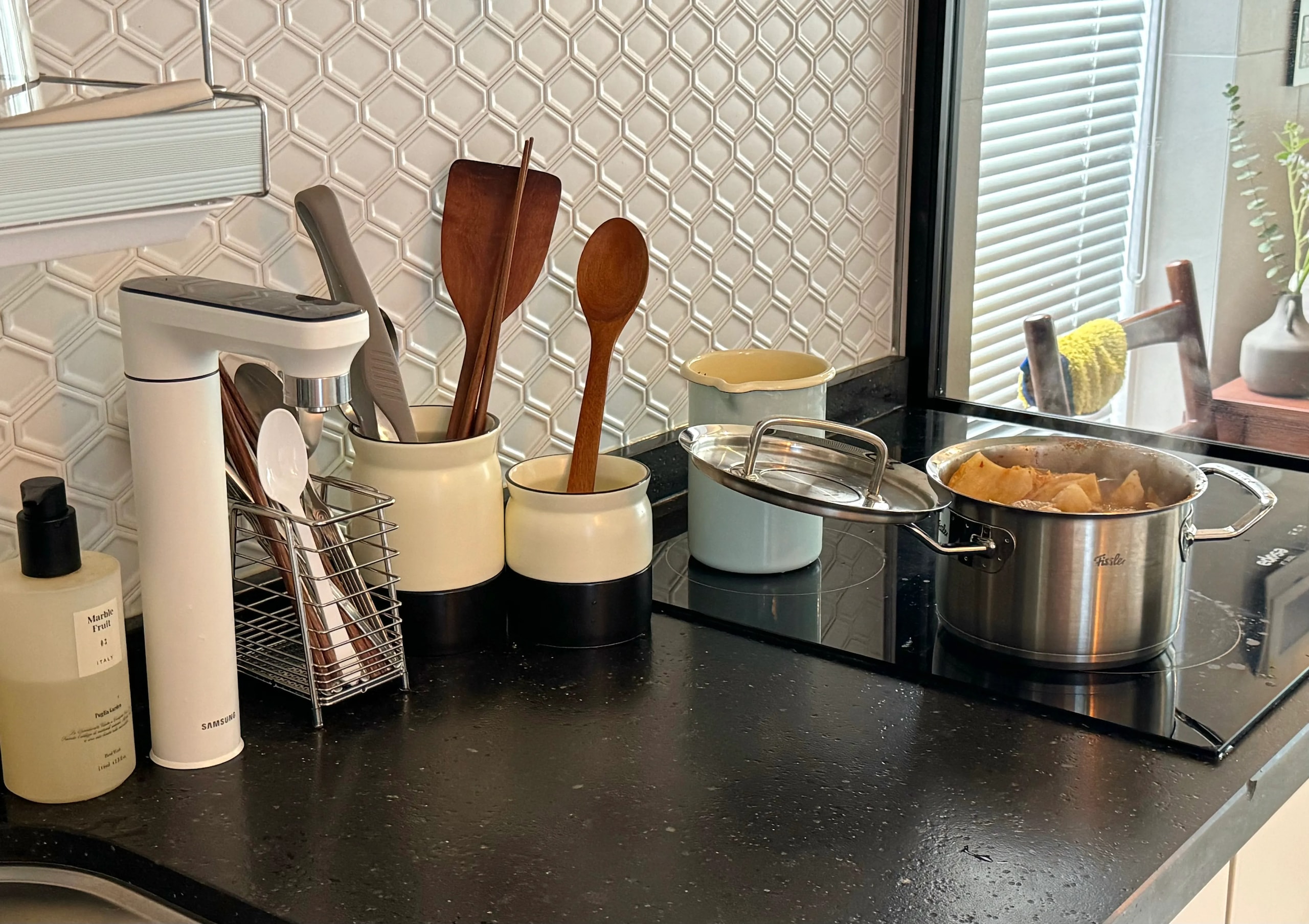 Two-Tone Self-Draining Ceramic Utensil Holders (Set of 2) user photo