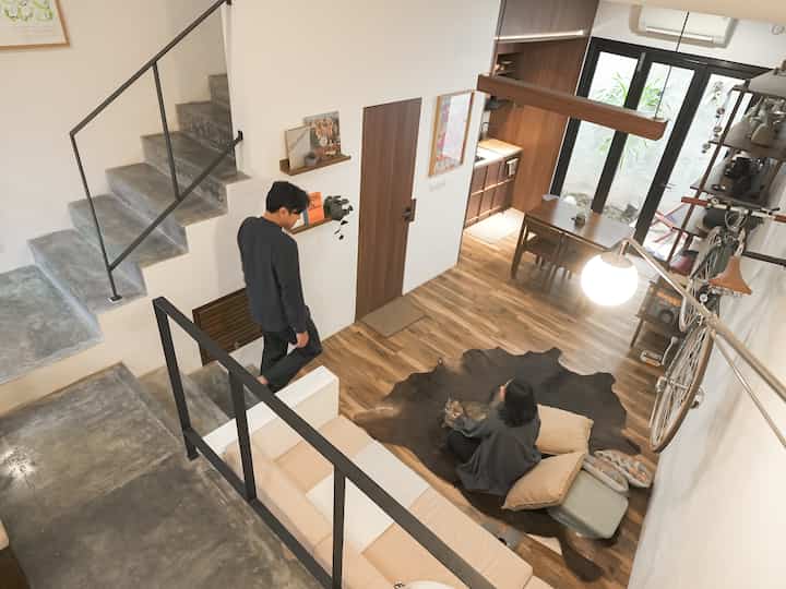 [O!Tips] Bikin Rumah Idaman Pakai Lantai Kayu Tahan Air dan Gores