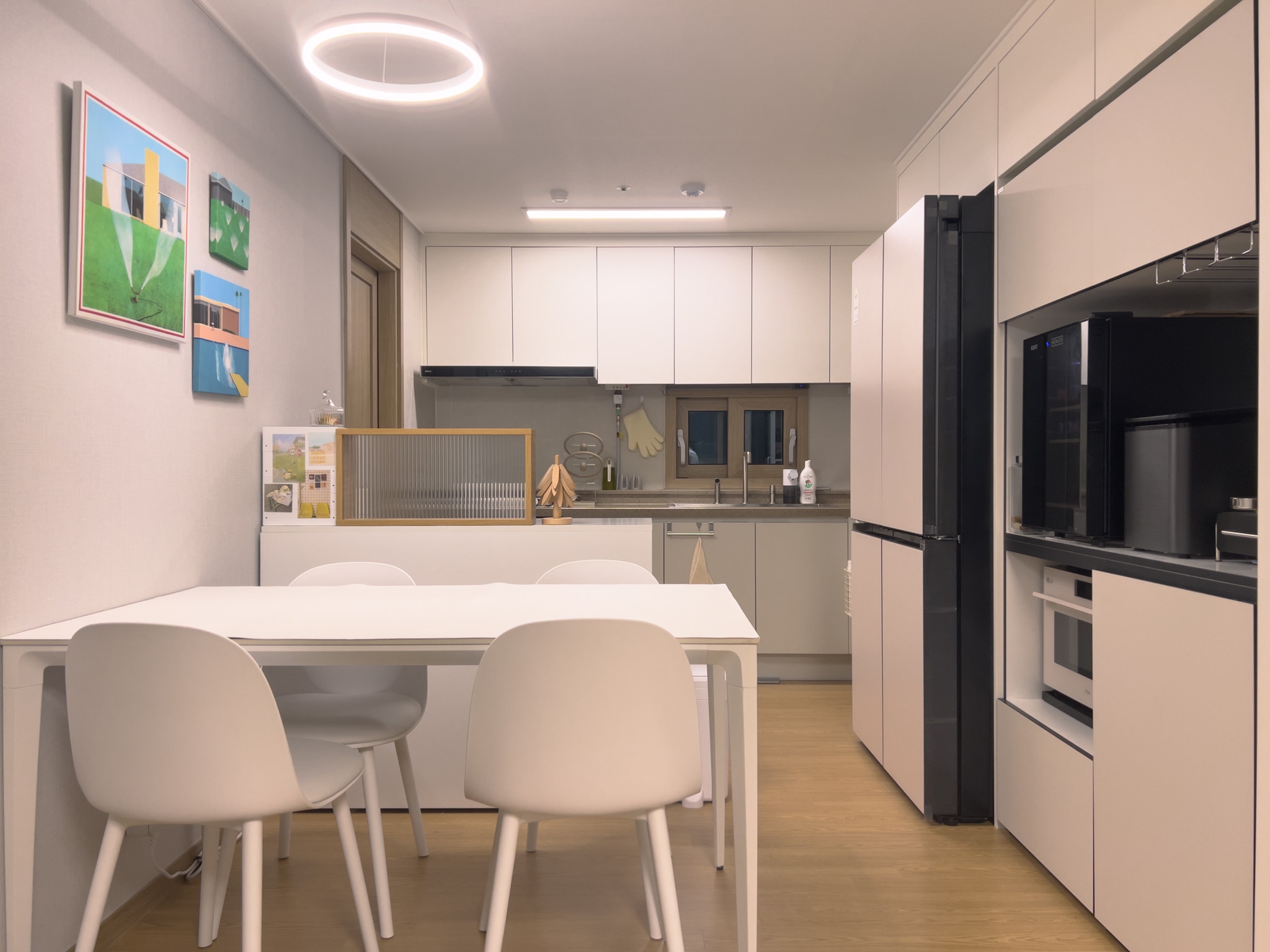 Milky LPM Glass Kitchen Island Partition user photo