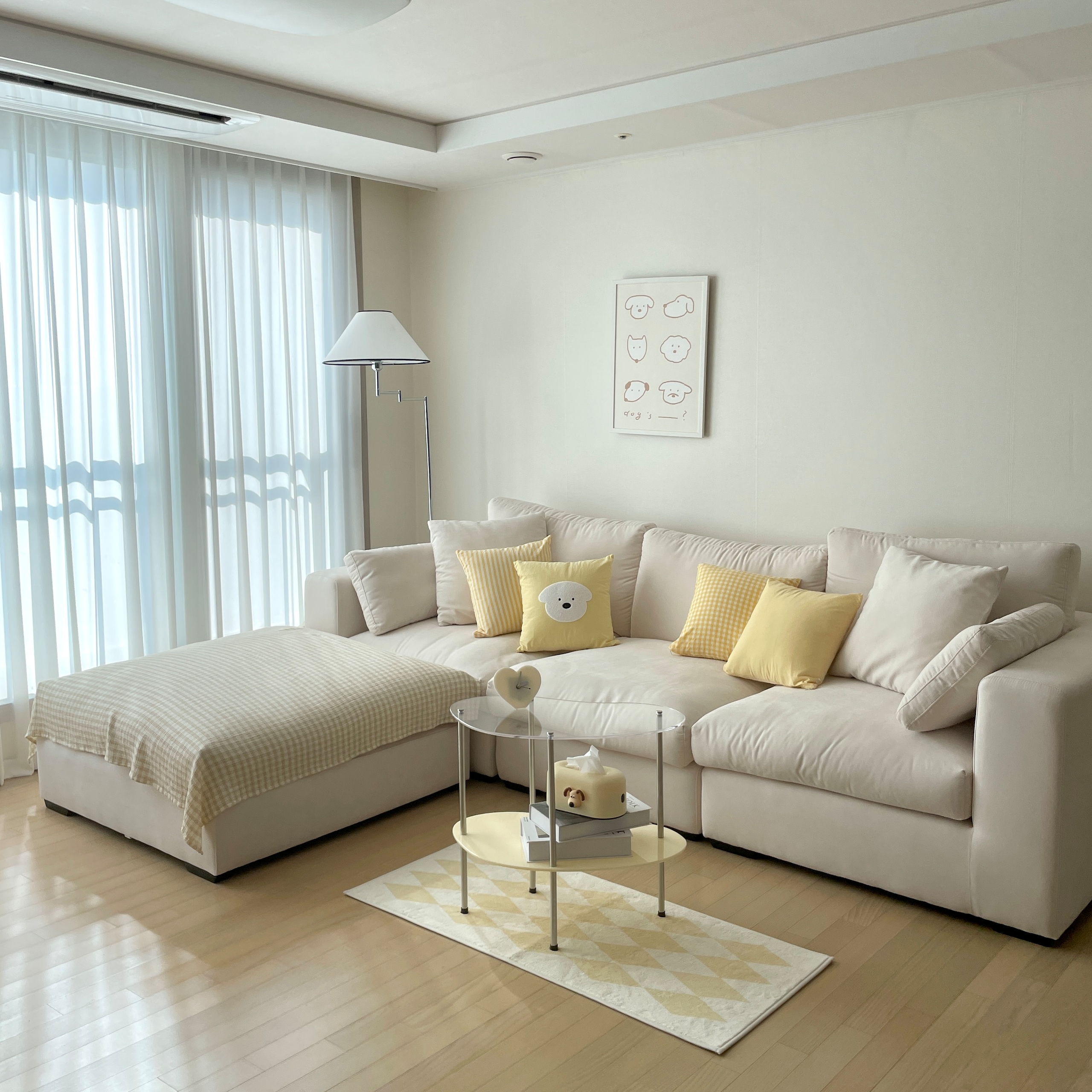 2-Tier Wavy Glass Table user photo