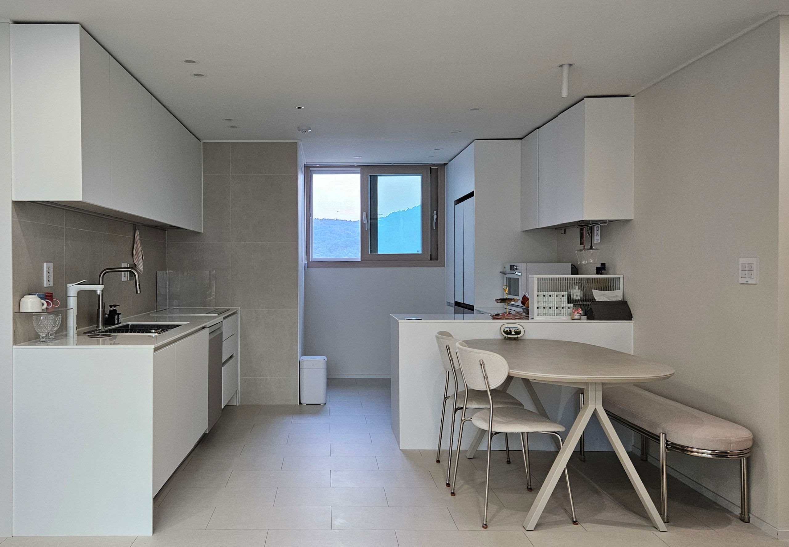 Milky LPM Glass Kitchen Island Partition user photo