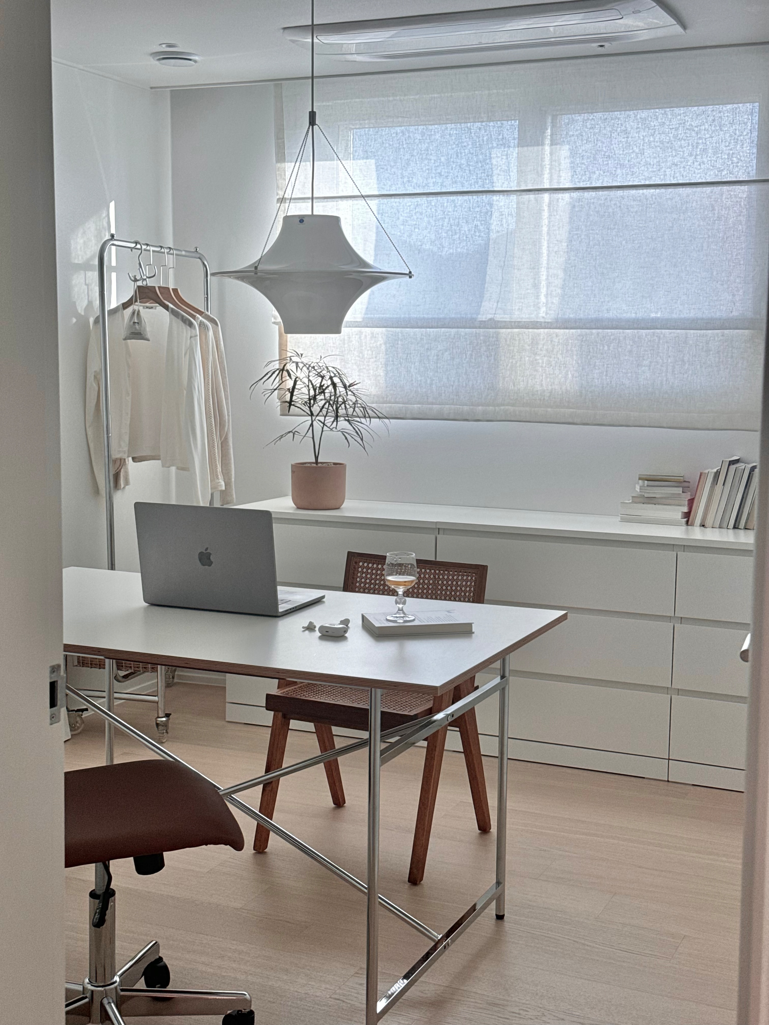 Point Chrome Mid-Century Dining Table user photo