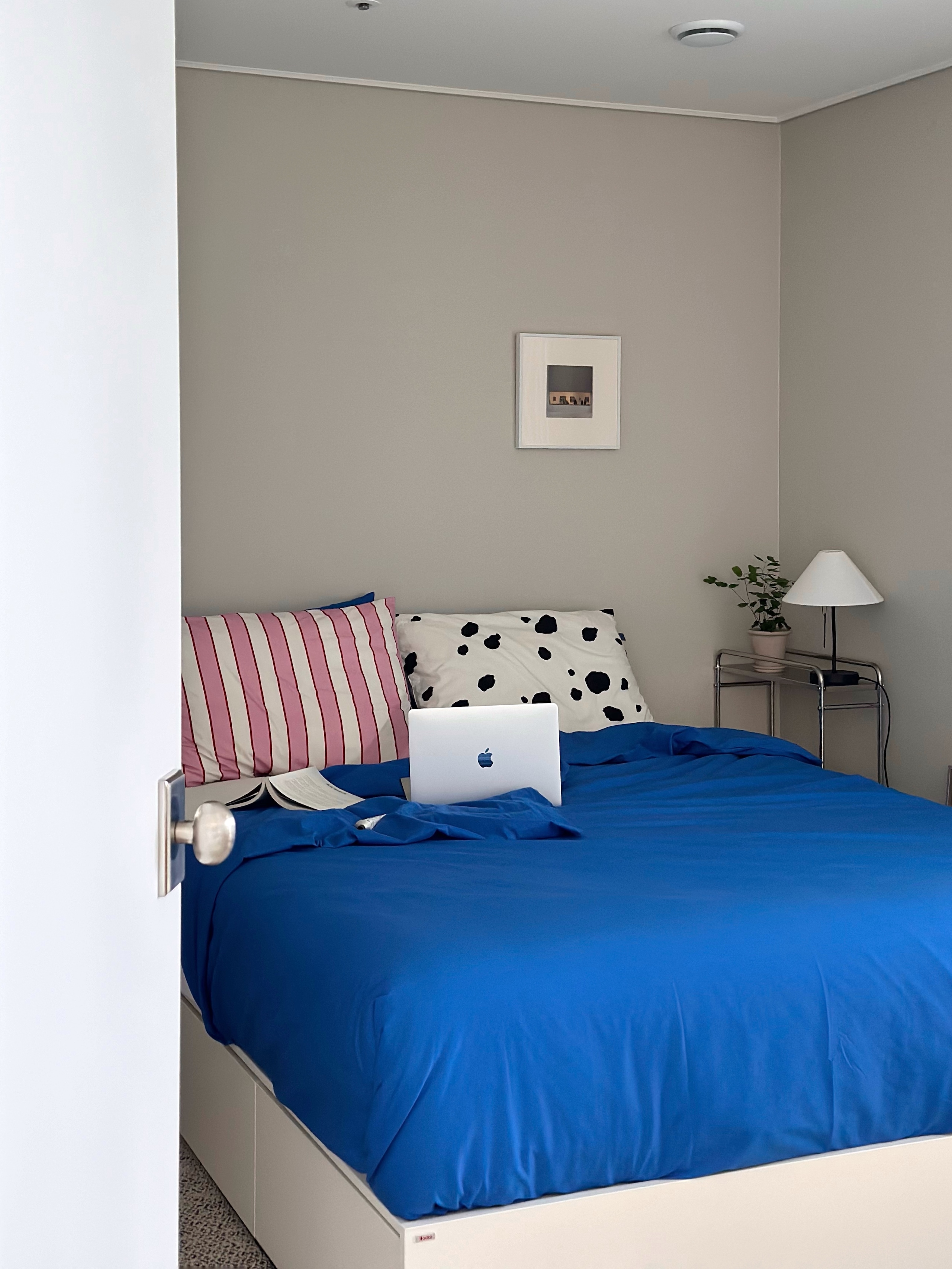 Slim Rolling Metal Storage Cart user photo