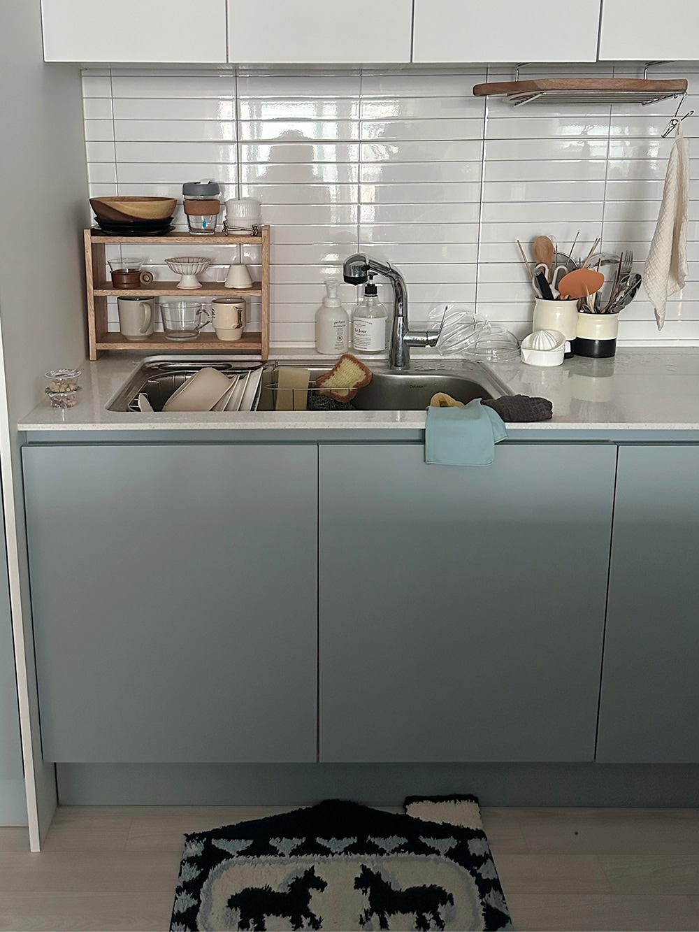 Two-Tone Self-Draining Ceramic Utensil Holders (Set of 2) user photo