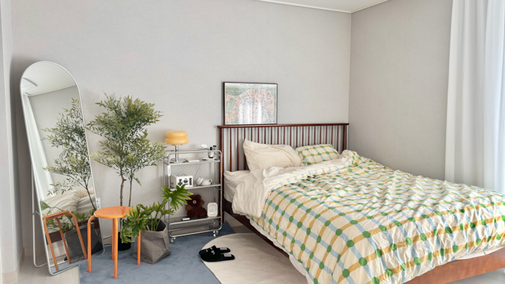 ミッドセンチュリーモダン風ラグのインテリアコーディネート集