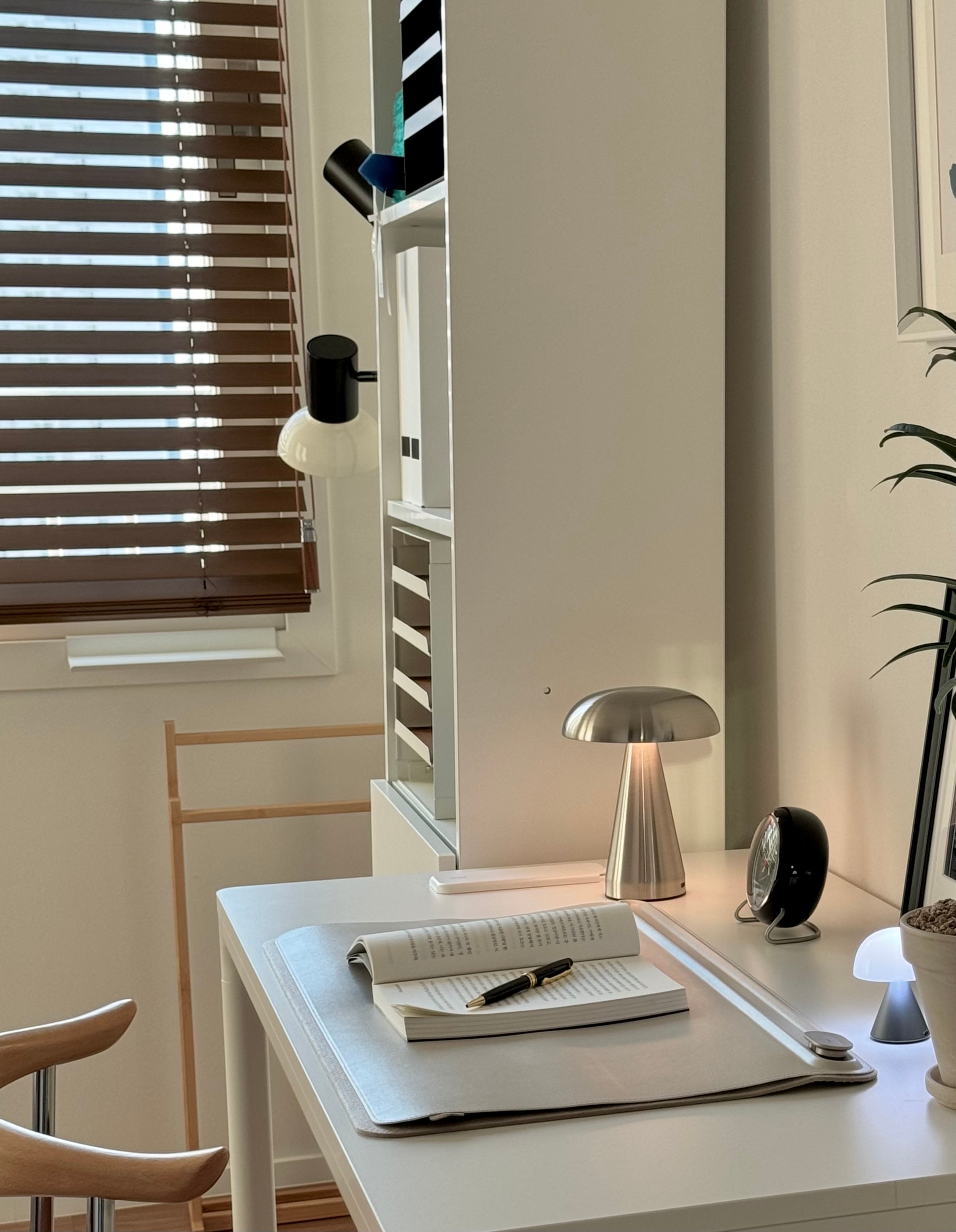 Cone Base Cordless Table Lamp user photo