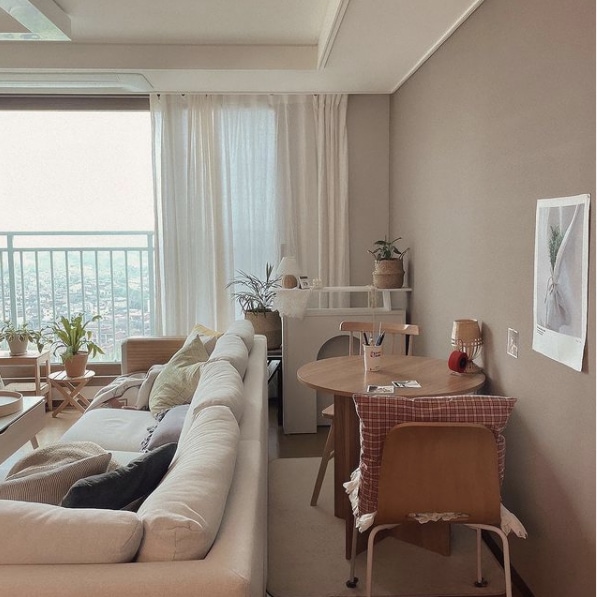 Small Round Dining Table user photo