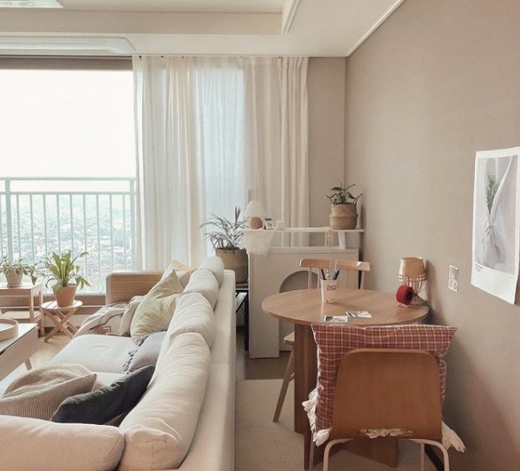 Small Round Dining Table user photo