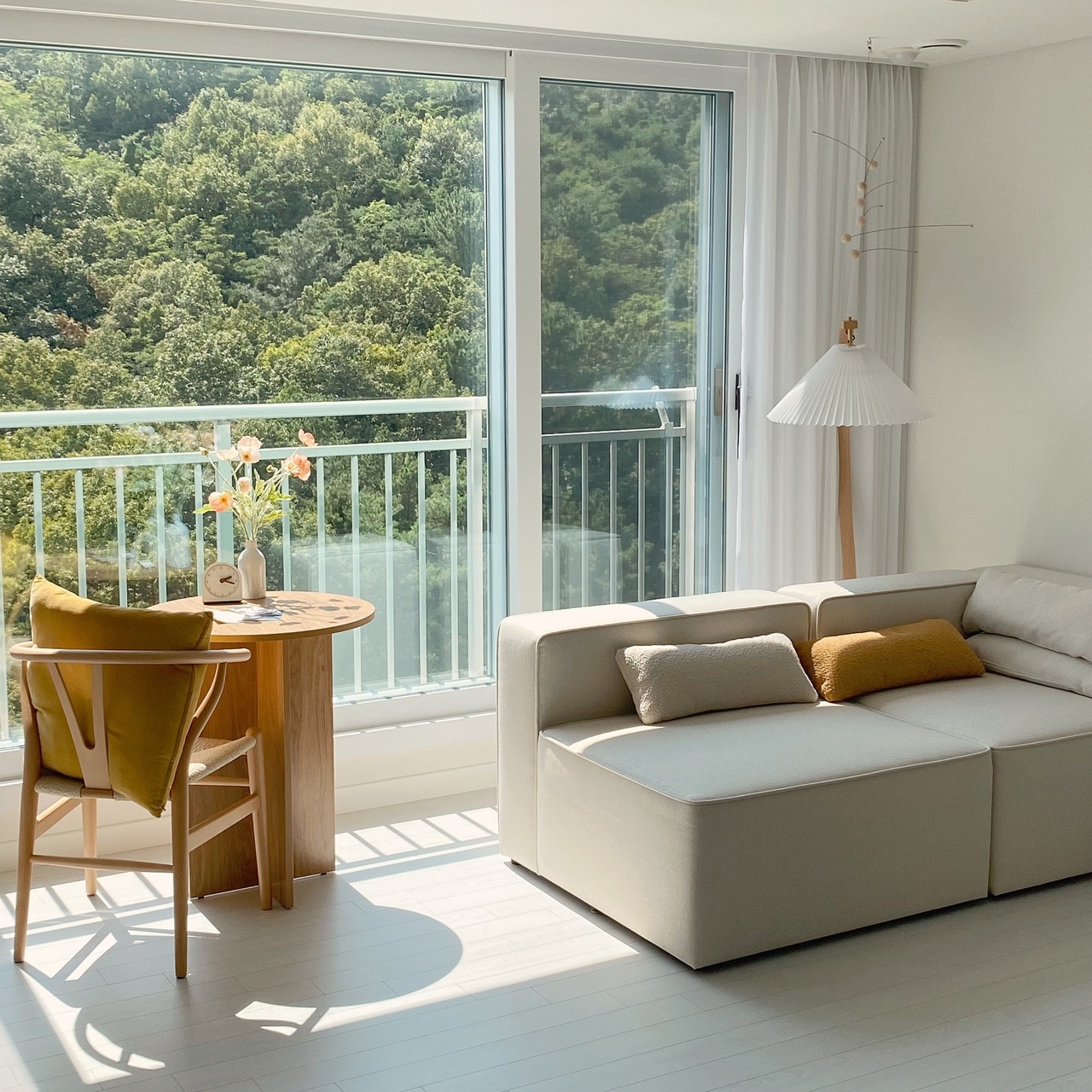 Modern Round Coffee Table user photo