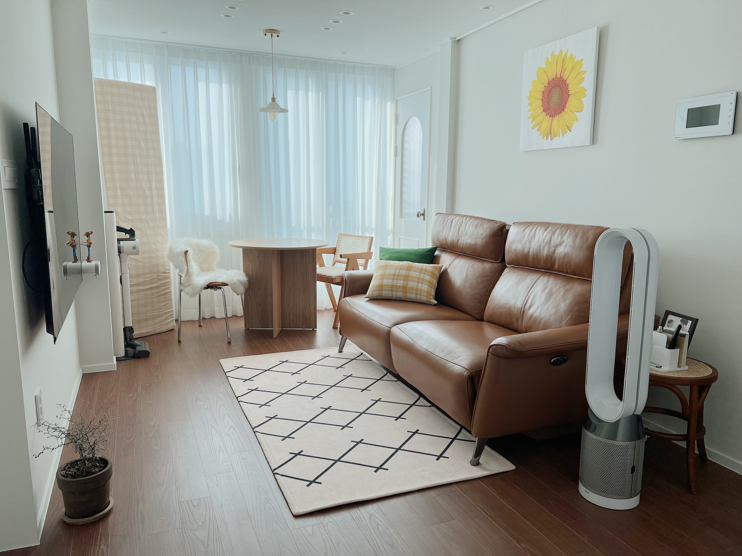 Small Round Dining Table user photo