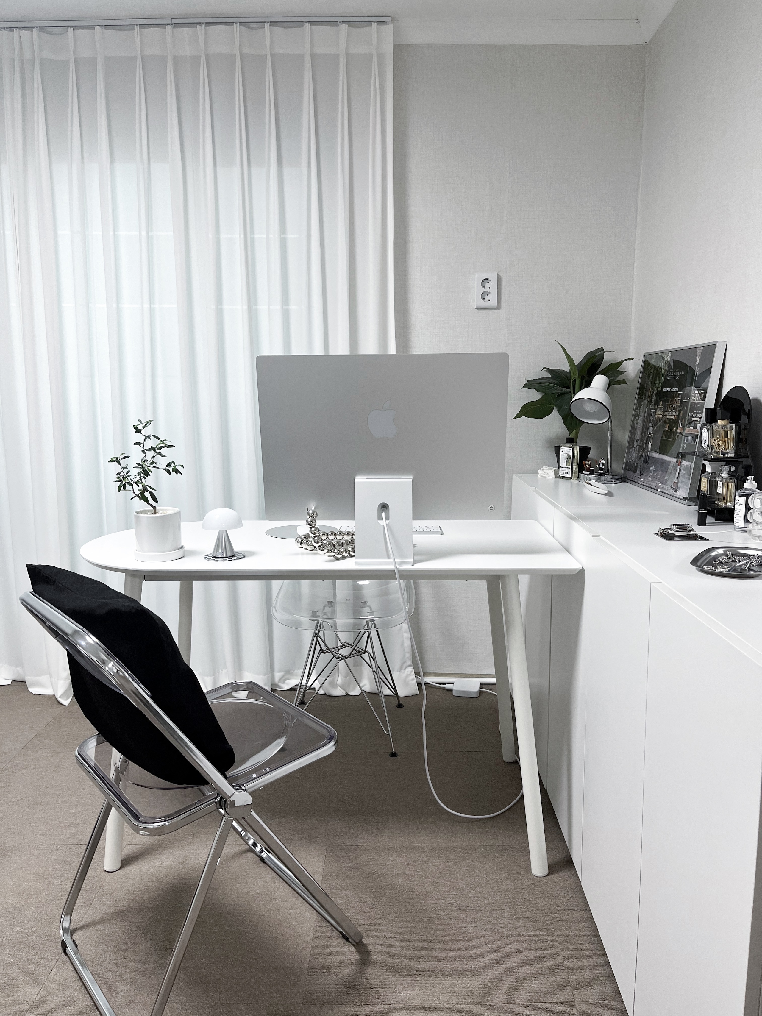 Eiffel Base Molded Chair user photo