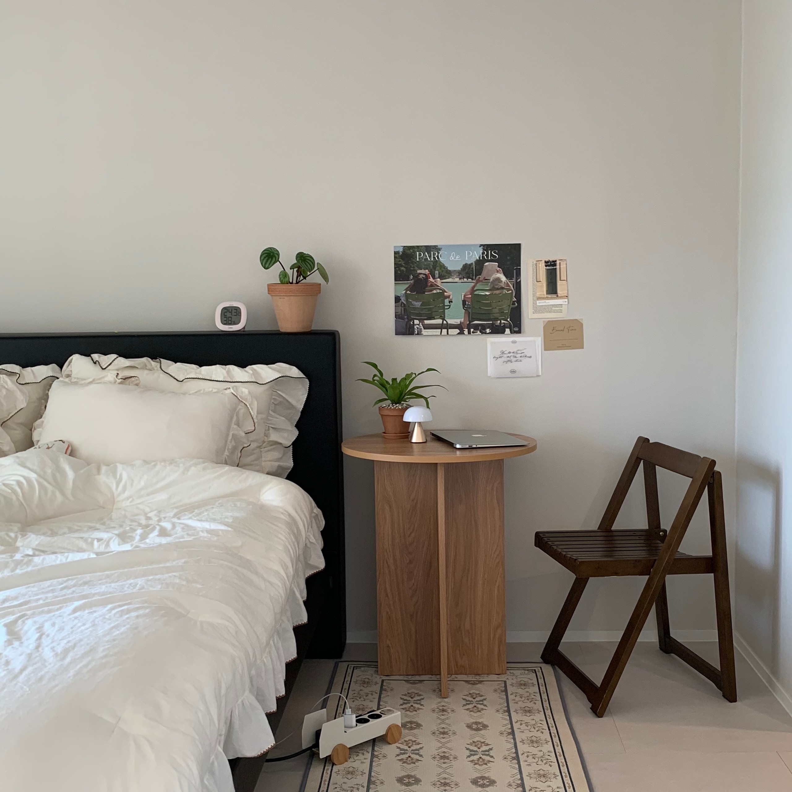 Modern Round Coffee Table user photo