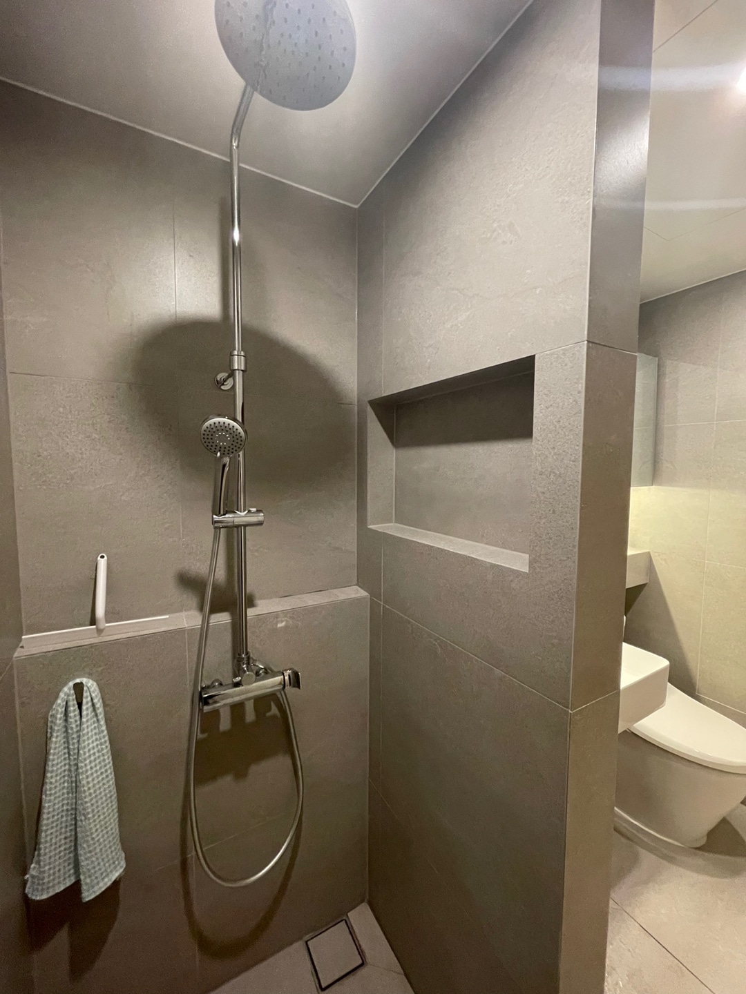 샤워실타일의 사진 검색결과 837개 | 라이프스타일 슈퍼앱, 오늘의집