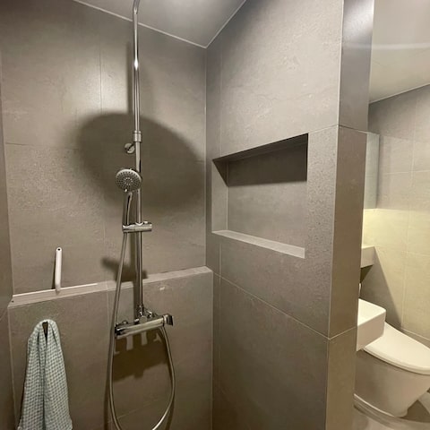 샤워실타일의 사진 검색결과 837개 | 라이프스타일 슈퍼앱, 오늘의집