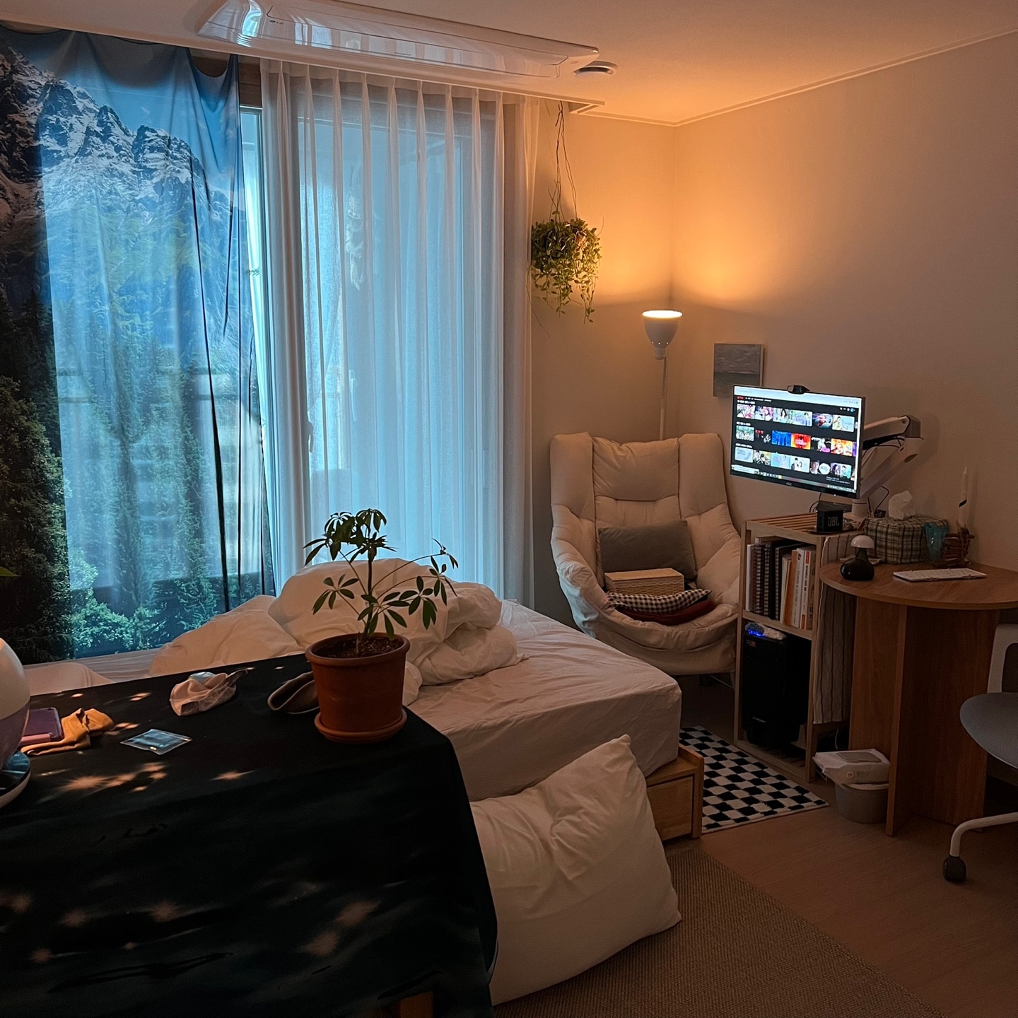Modern Round Coffee Table user photo