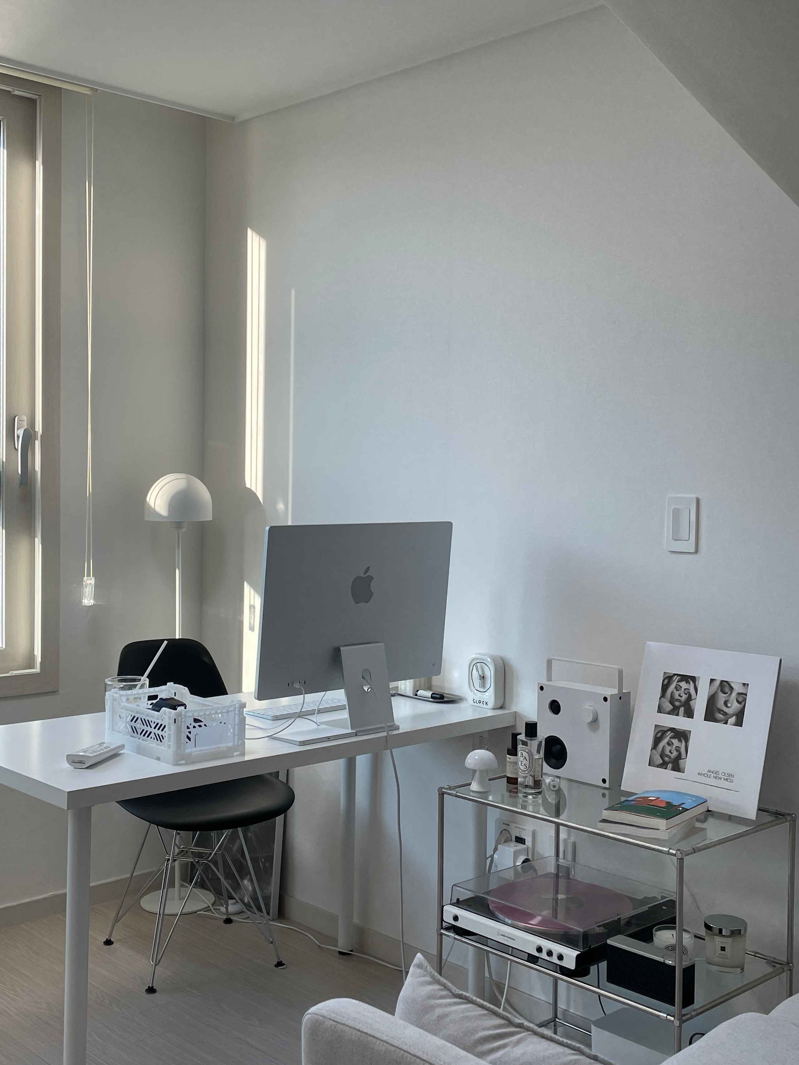 Eiffel Base Molded Chair user photo