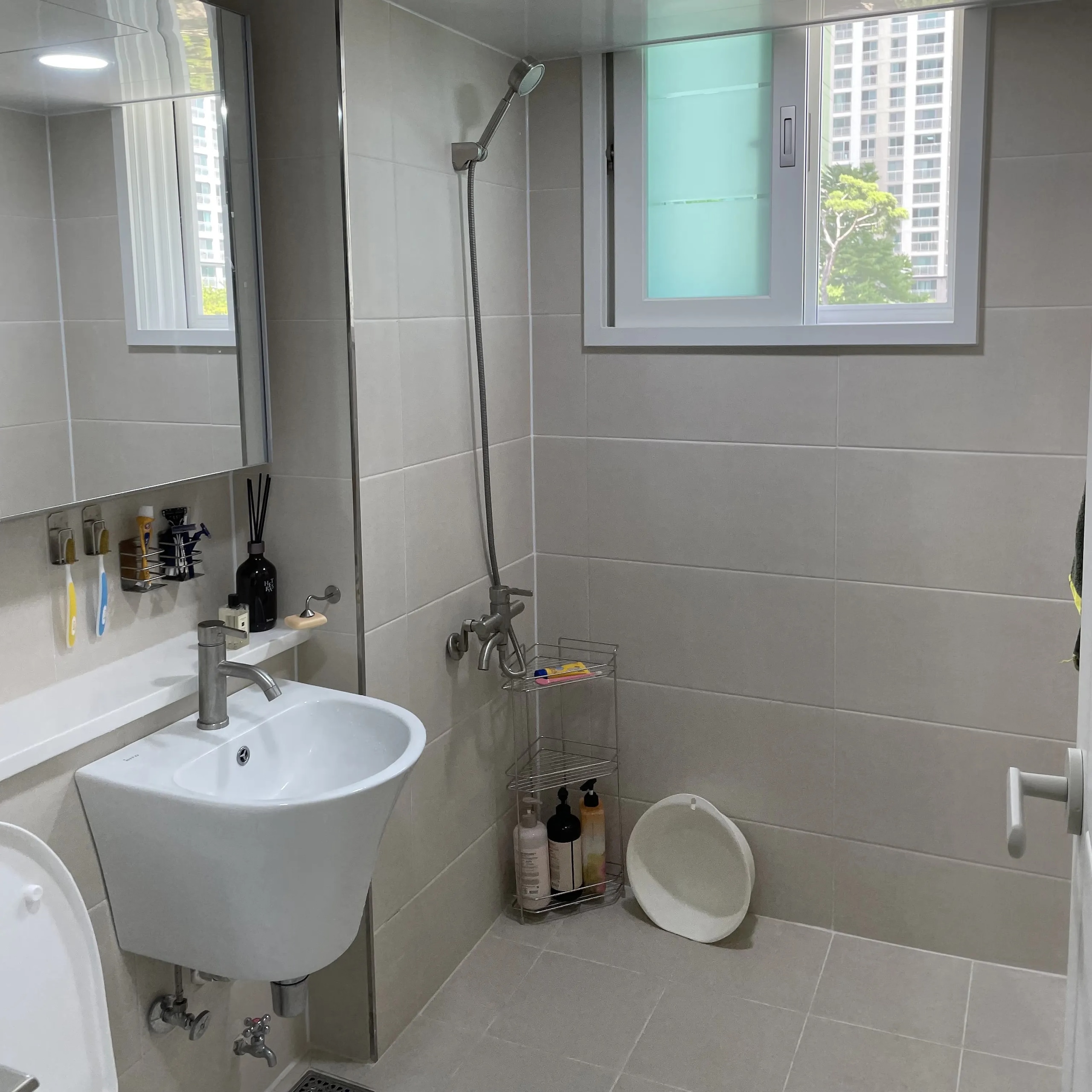 3-Tier Stainless Steel Bathroom Corner Shelf user photo