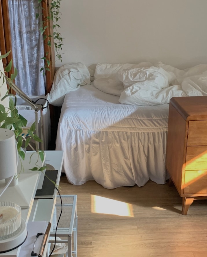 Soft Linen Touch Quilted Bed Skirt with Lace user photo