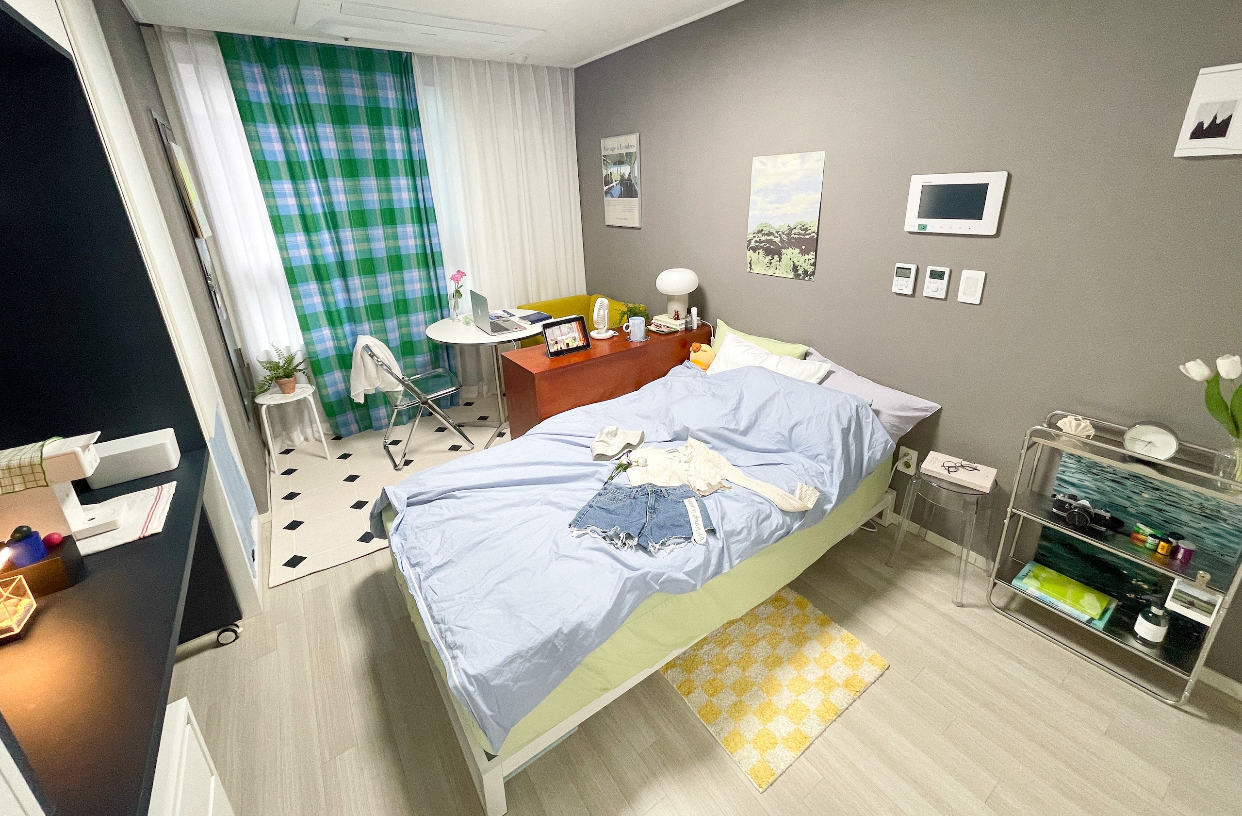 Slim Rolling Metal Storage Cart user photo