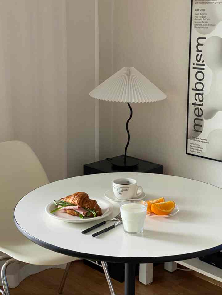 ポスター フレーム付き metabolism［8色・3サイズ］を使ったコーディネート 2