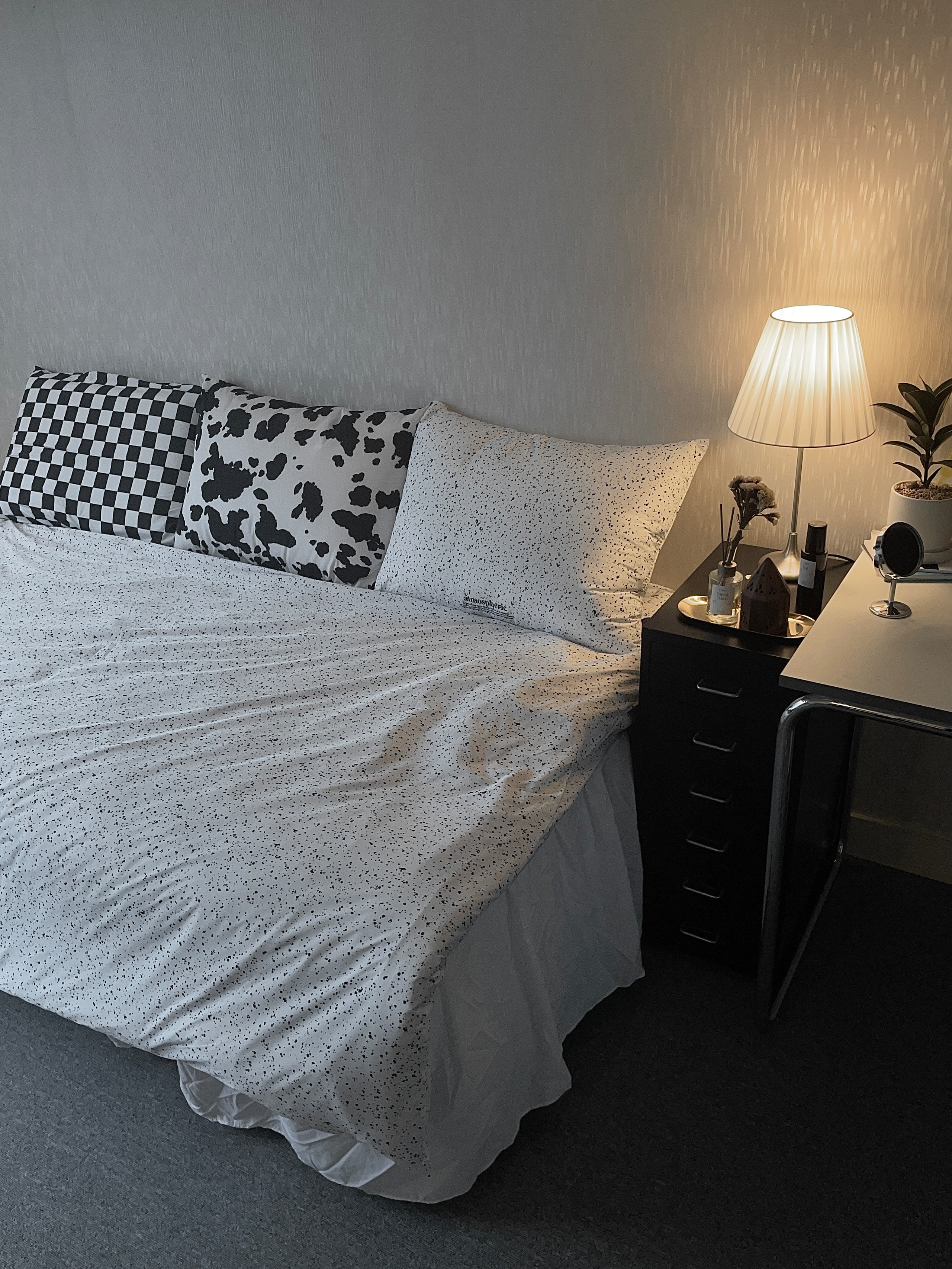 Soft Linen Touch Quilted Bed Skirt with Lace user photo