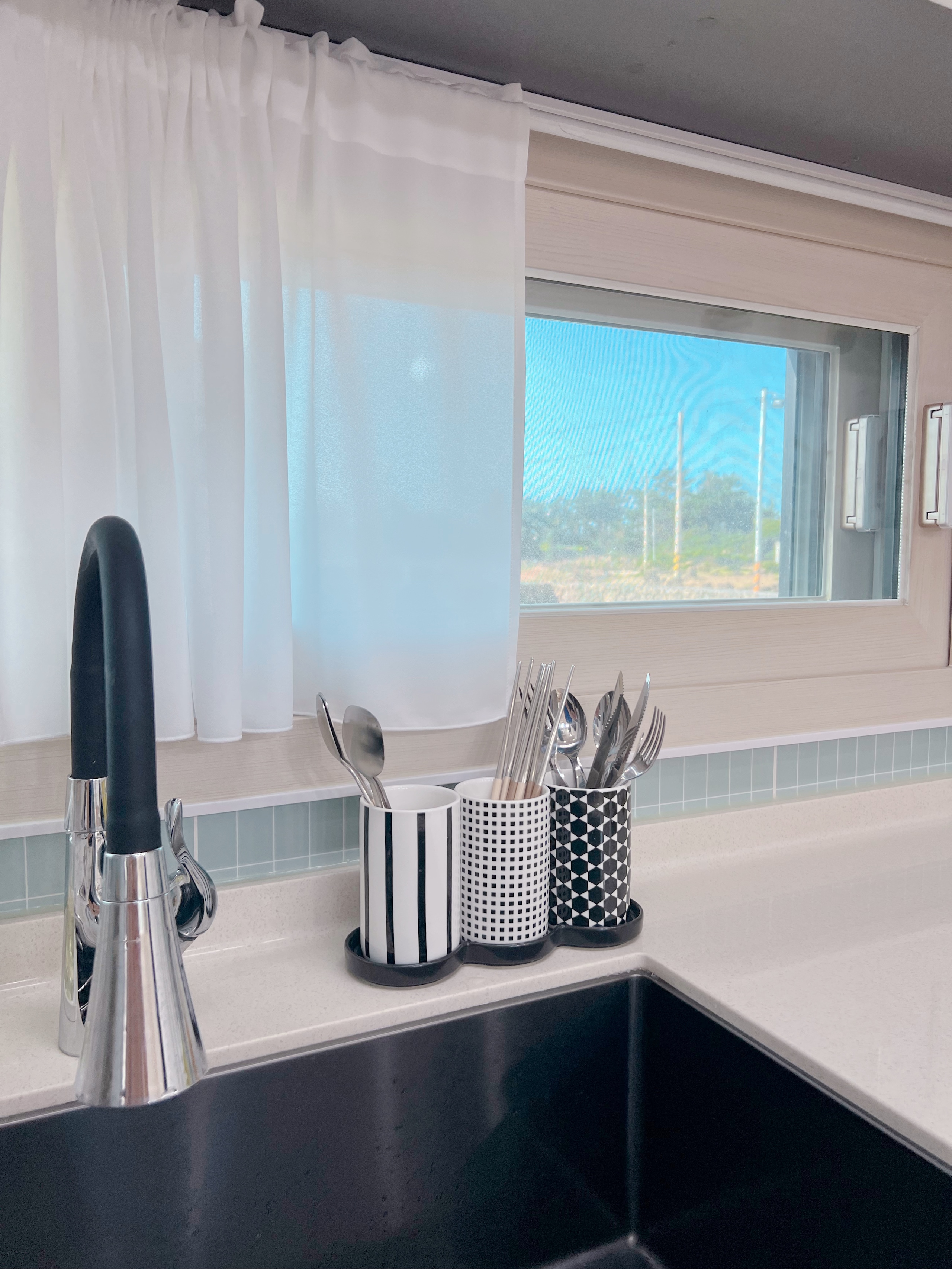 Seoul Minimalist Matte Spoon & Chopstick Set for 4 (8-Piece) user photo