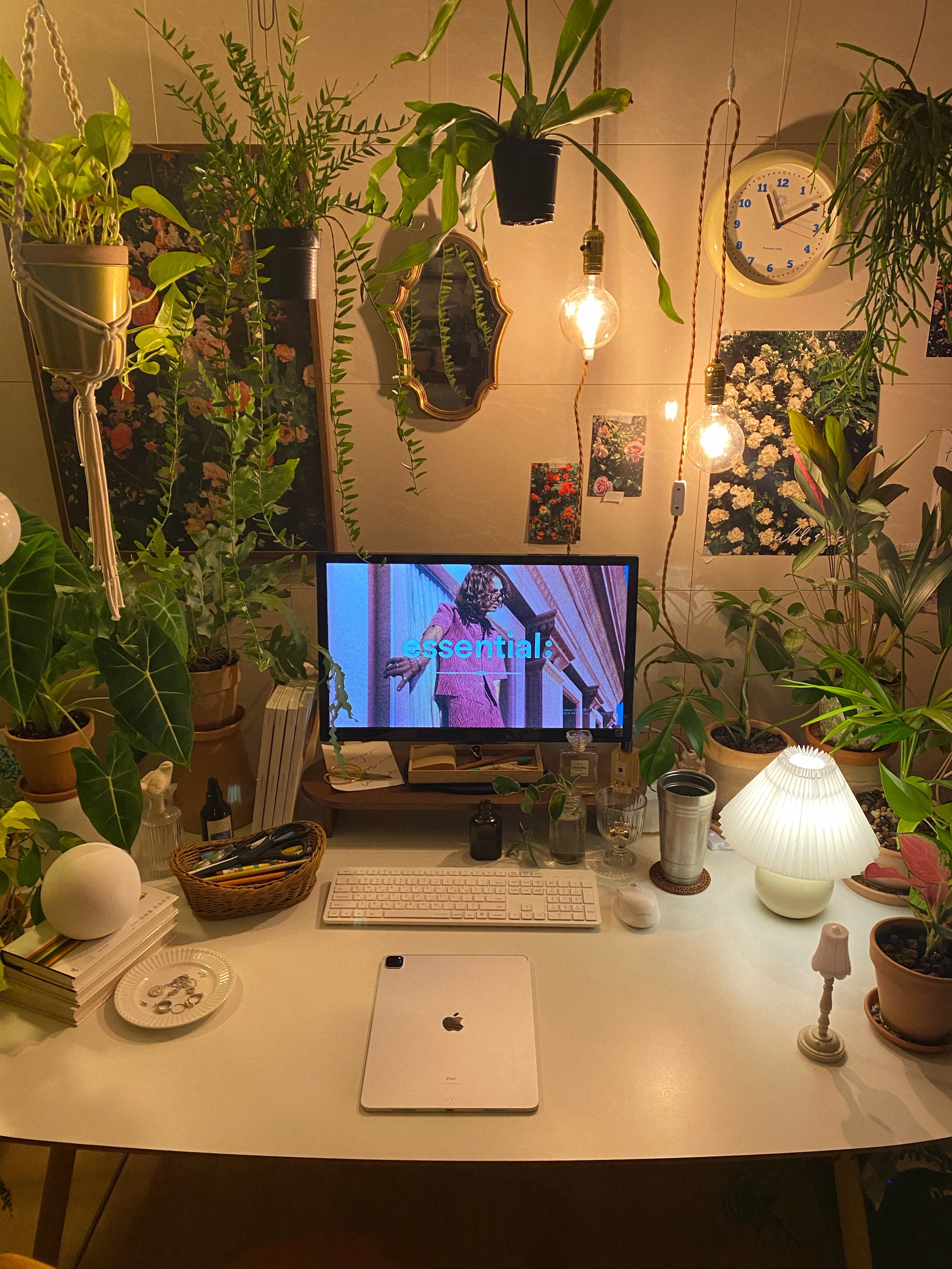 Pleated Touch Table Lamp user photo
